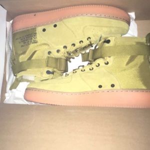AF1 SF mid dark stucco